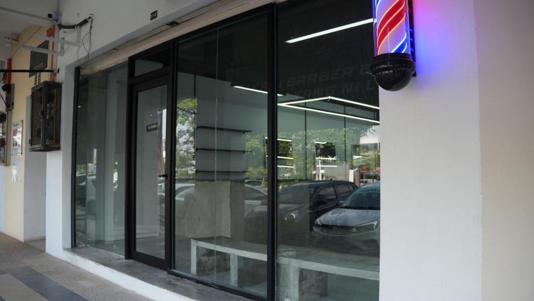 Jawdrop Setia Alam storefront with barber pole